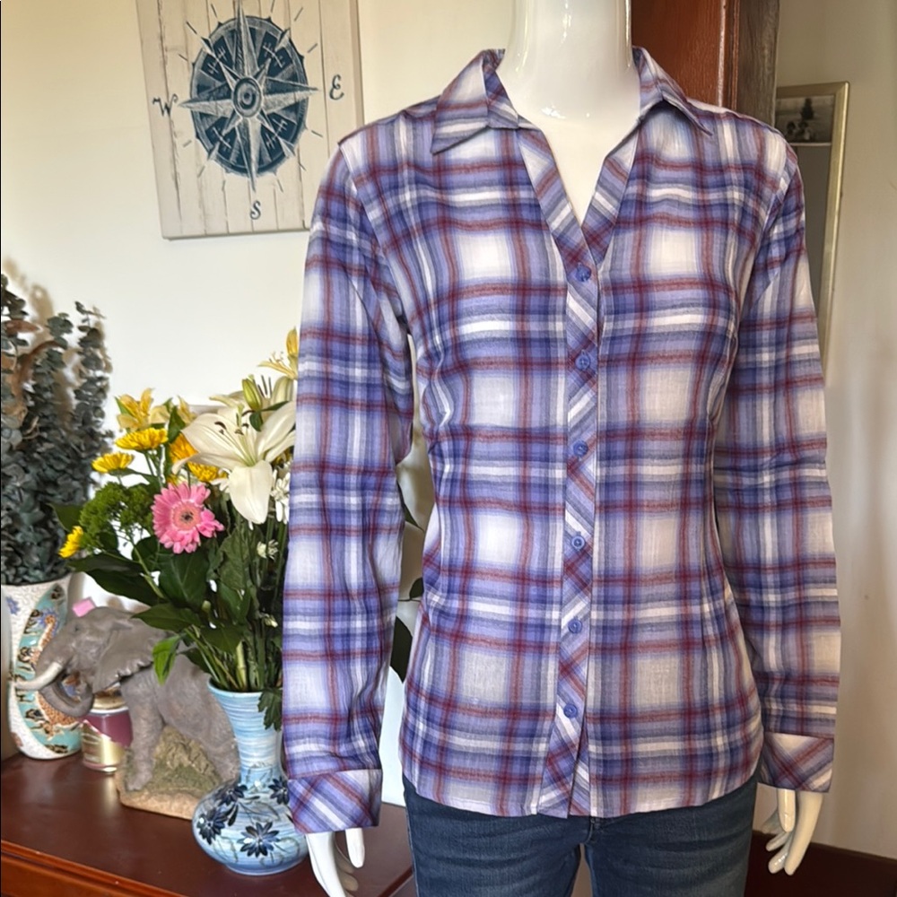 NWT northern reflections size small Plaid Button-Up Women's Top